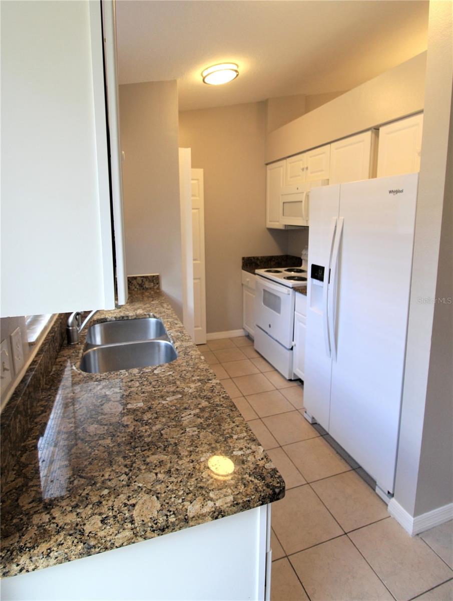 CRESTLINE - Residential Lease