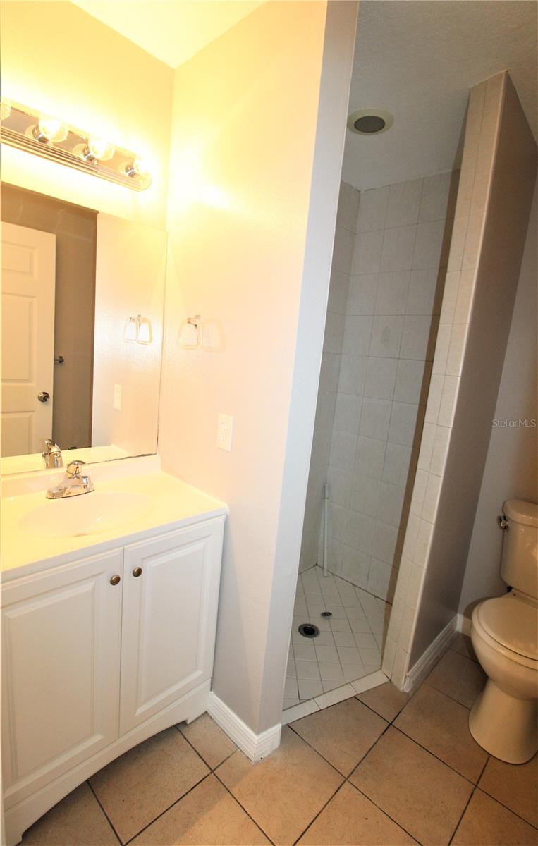 CRESTLINE - Residential Lease