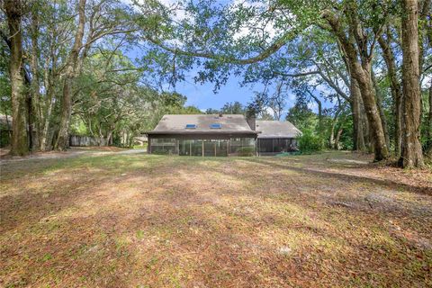 A home in DELAND