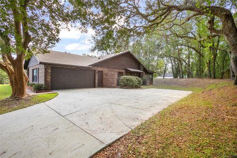 A home in DELAND