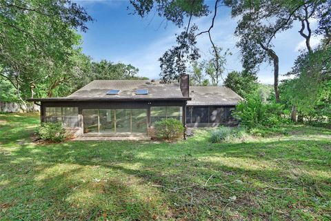 A home in DELAND