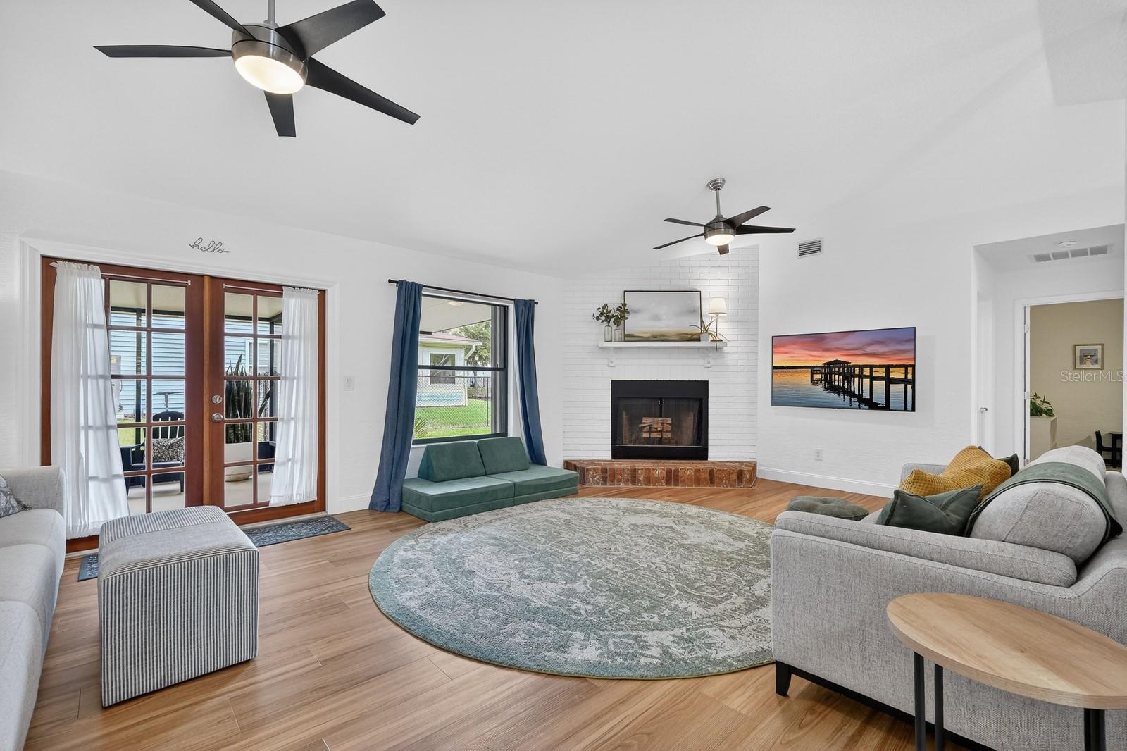 LONE OAK UNIT 01 - Residential