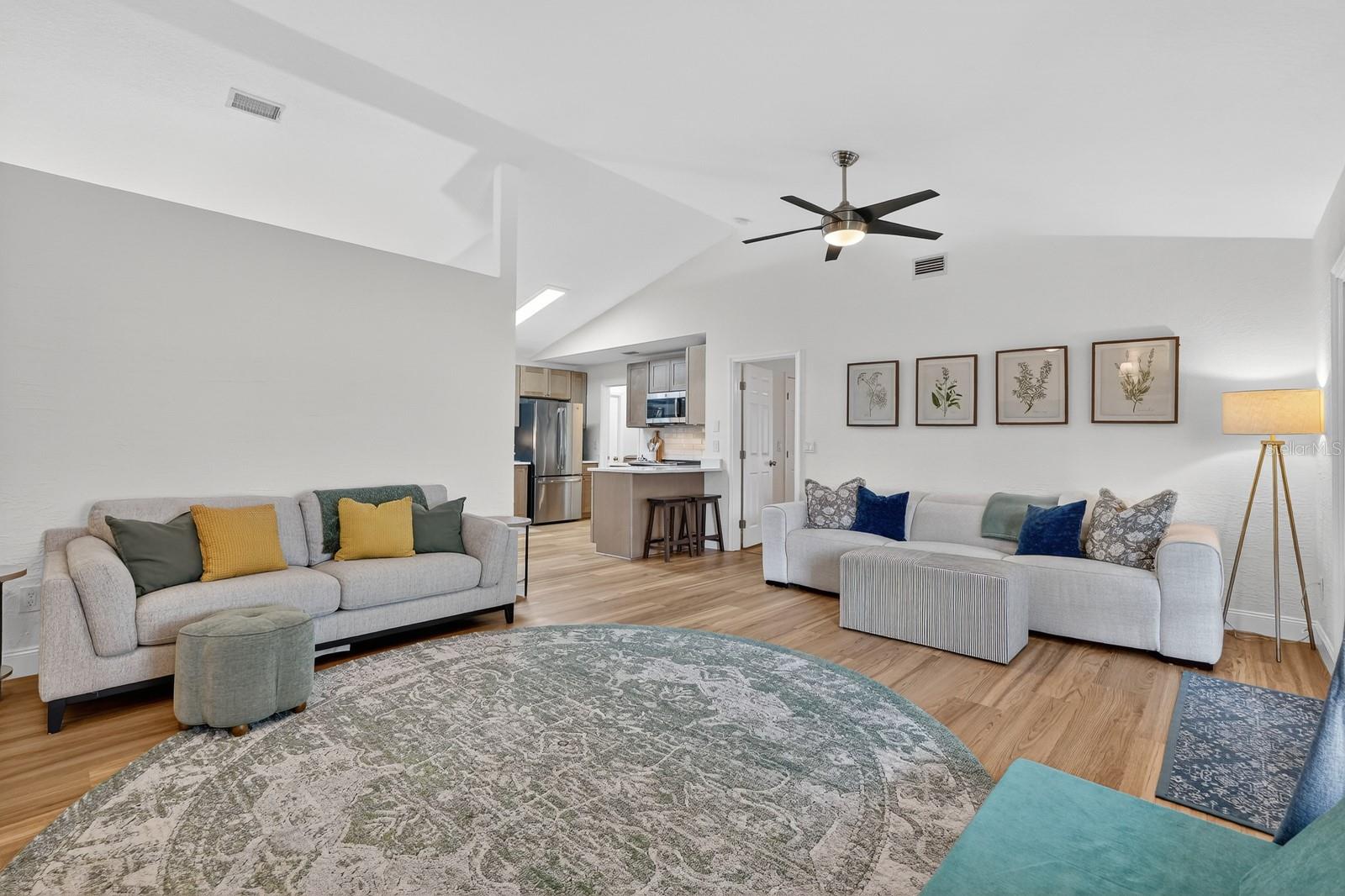 LONE OAK UNIT 01 - Residential