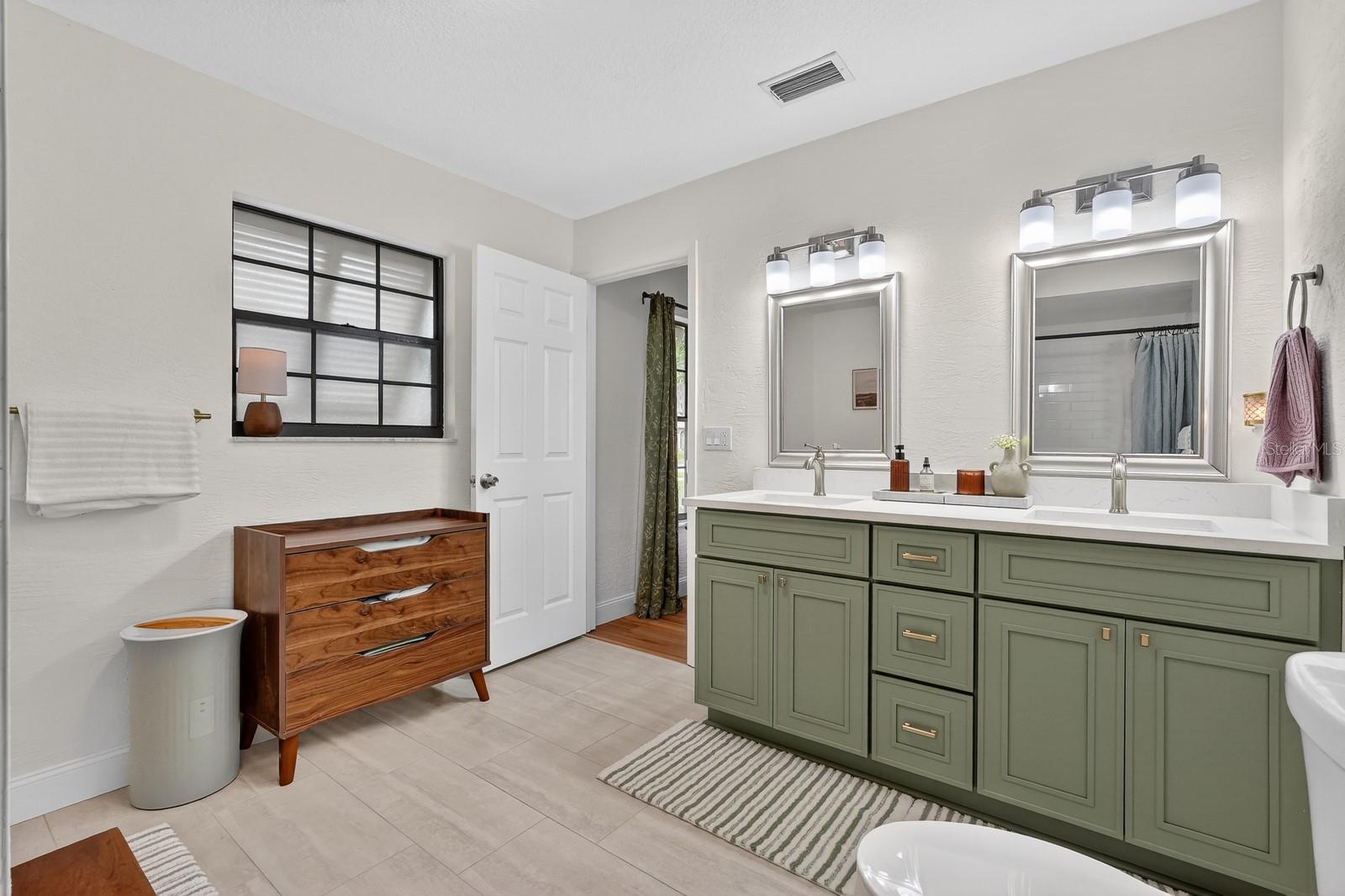 LONE OAK UNIT 01 - Residential