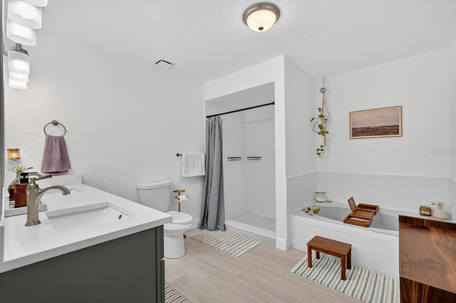 LONE OAK UNIT 01 - Residential