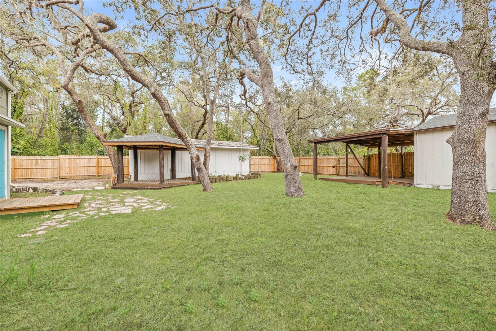 MOON LAKE ESTATES - Residential