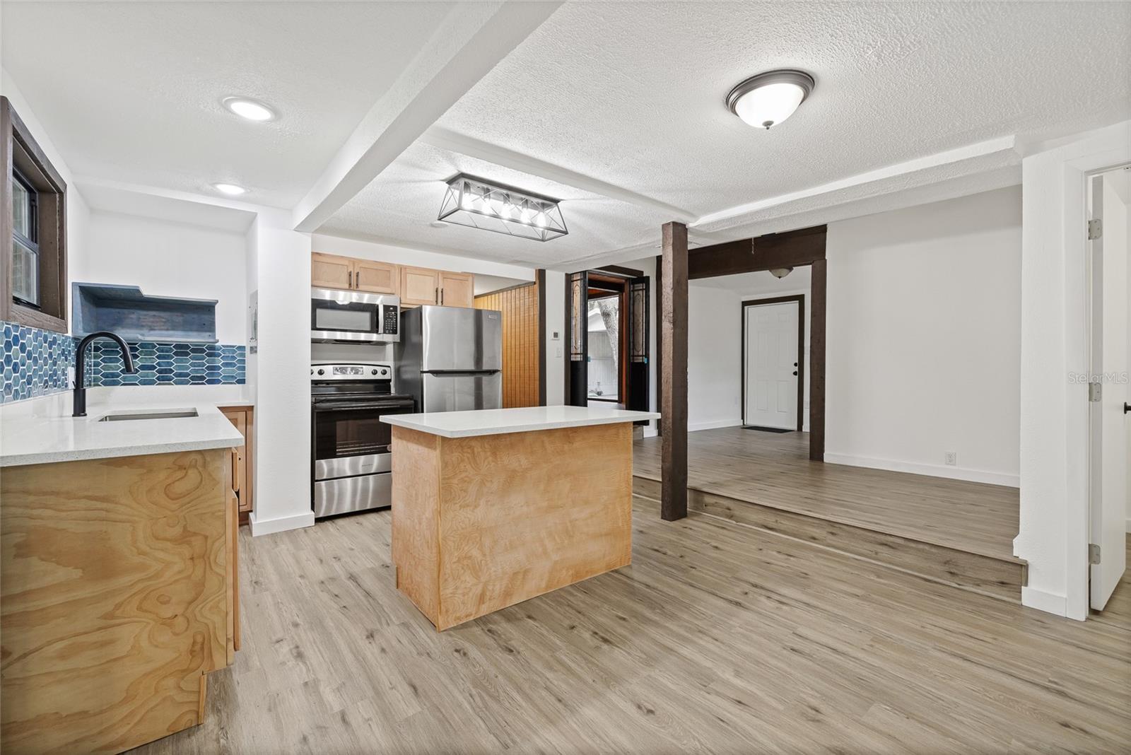 MOON LAKE ESTATES - Residential