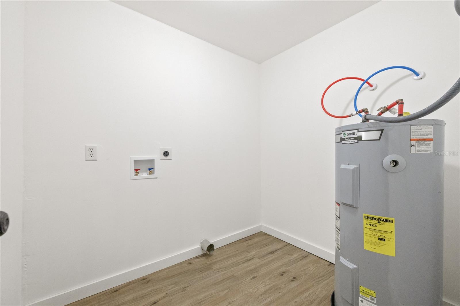 MOON LAKE ESTATES - Residential