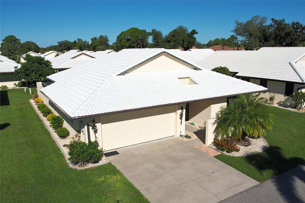 Photo of 126 Sandstone Circle, Venice, FL 34293 (MLS # A4666535)