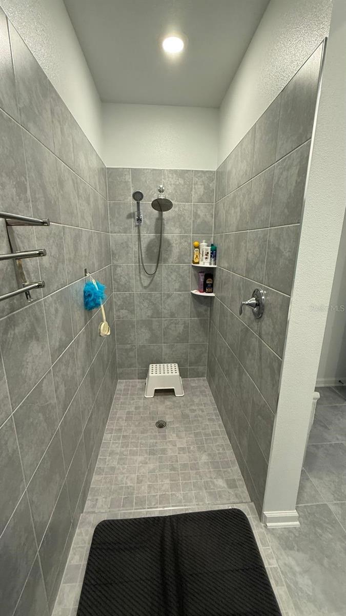 WELLNESS RDG PH 1-B - Residential Lease