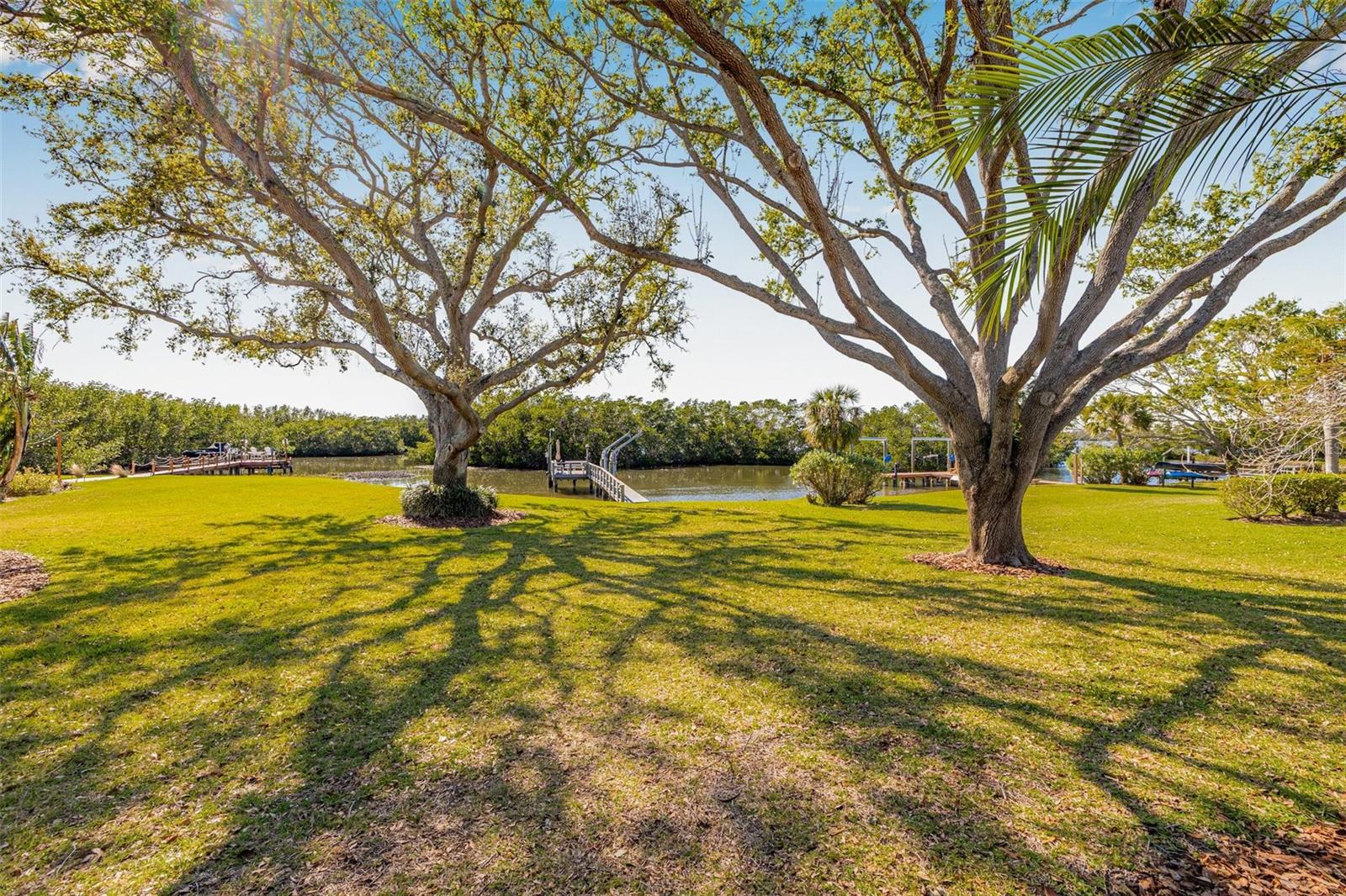9011 BAYWOOD PARK DRIVE