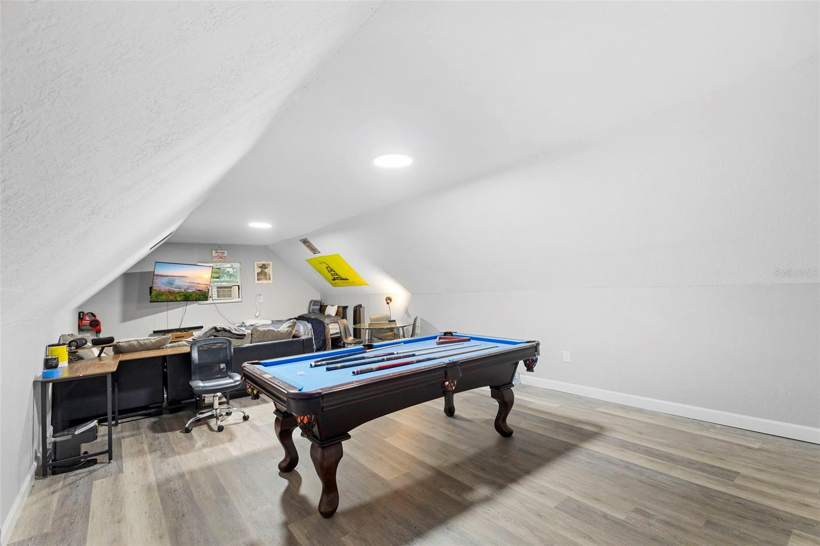 ACREAGE & UNREC - Residential