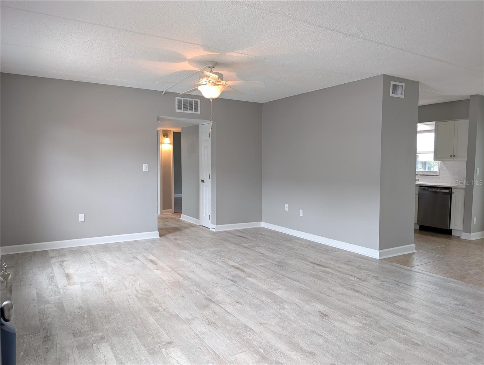 6990 PLACE DE LA PAIX 1A