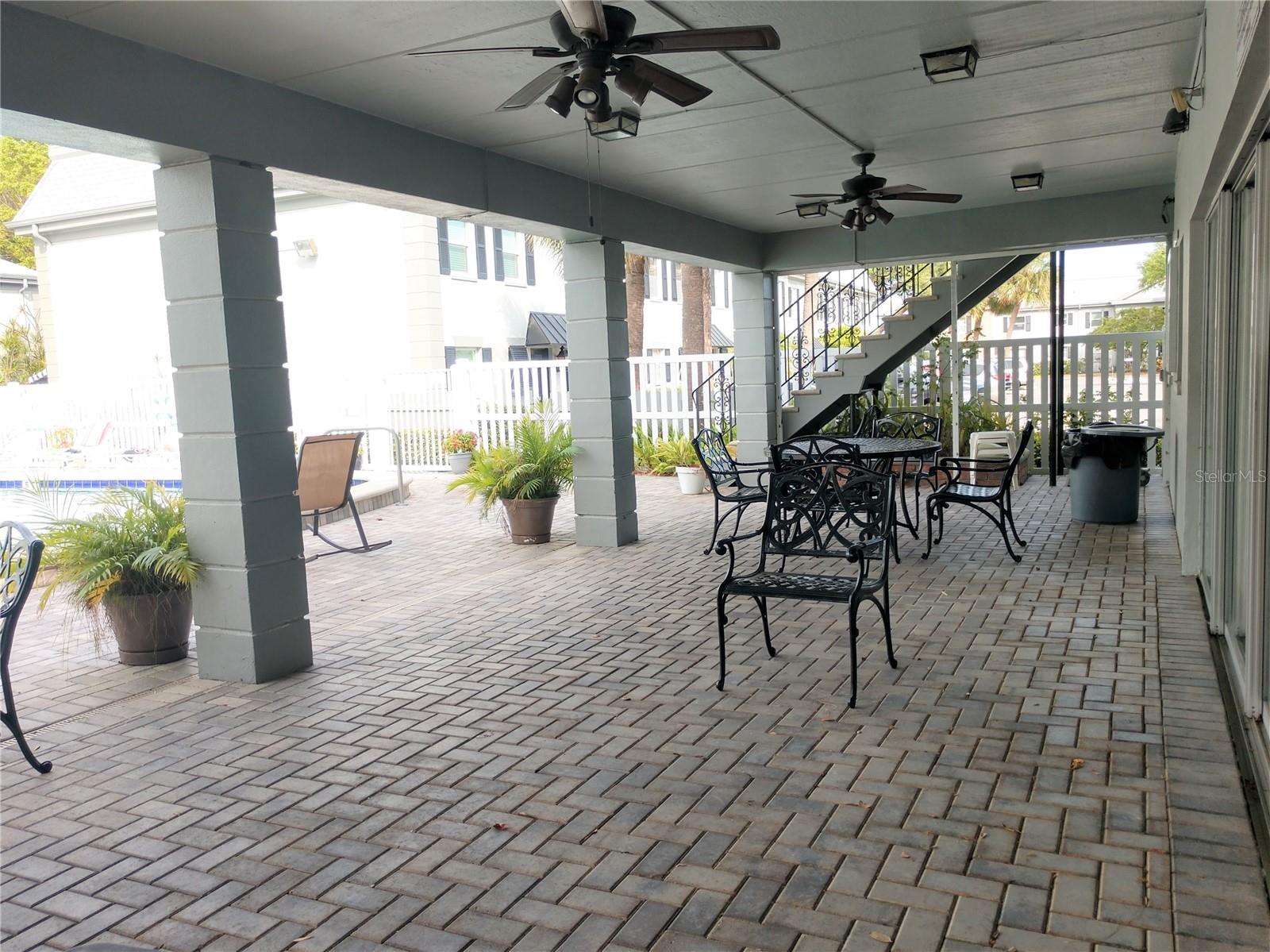 LES CHATEAUX CONDO - Residential