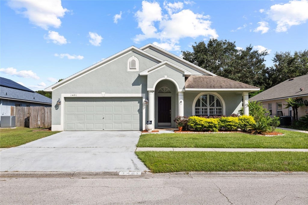 Photo of 1401 Lake Shore Ranch Drive, Seffner, FL 33584 (MLS # TB8558177)