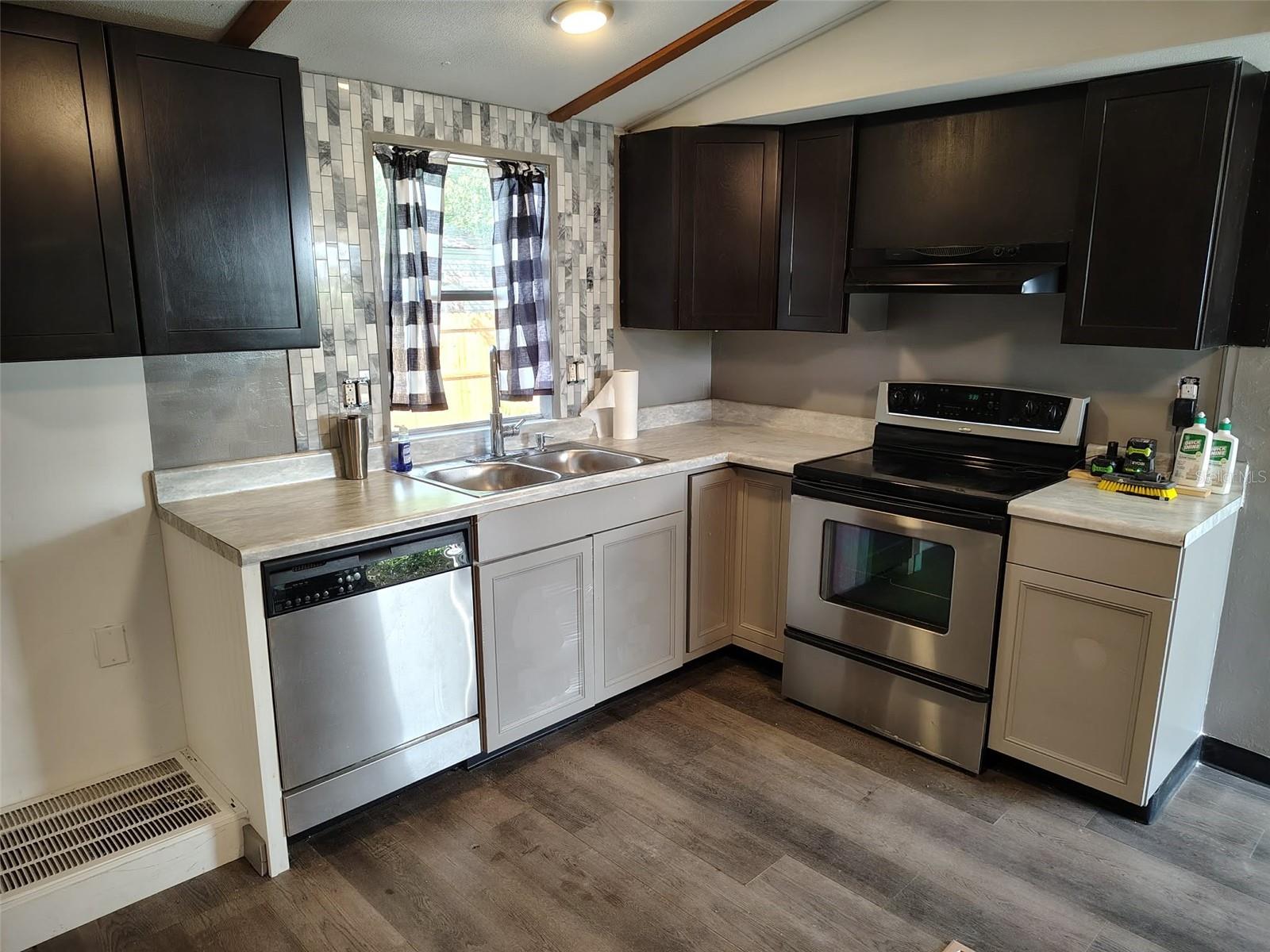 SUNSHINE PARK - Residential