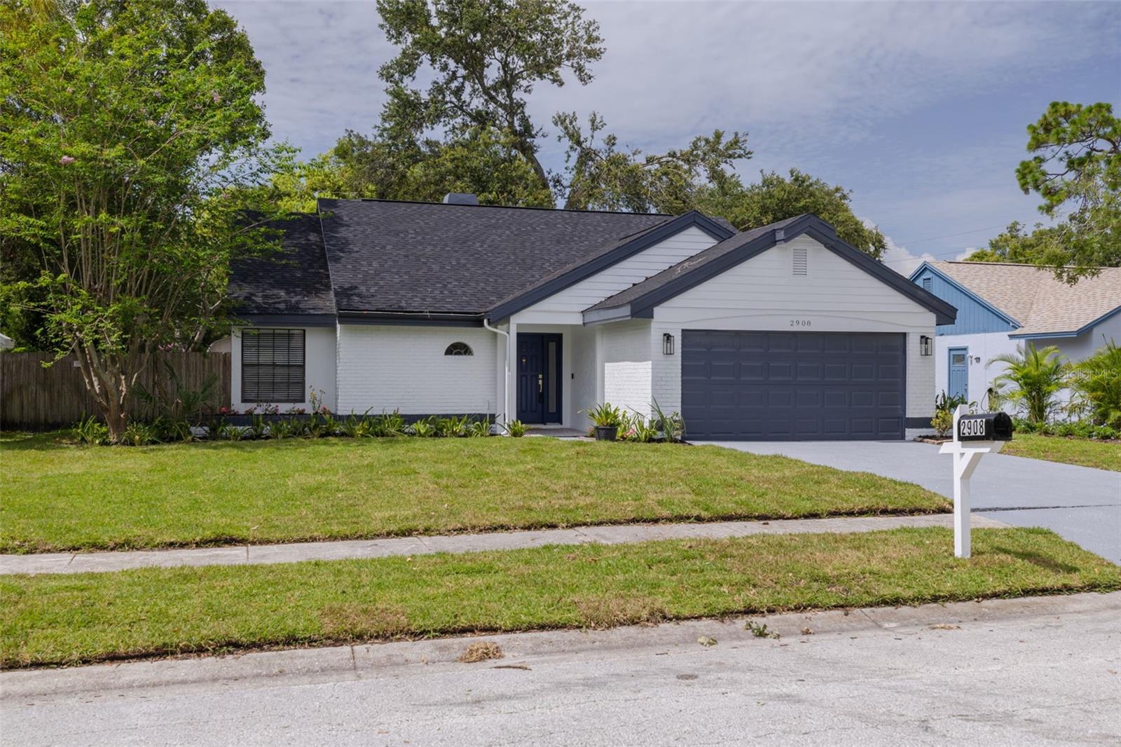 2908 LONGBROOKE WAY