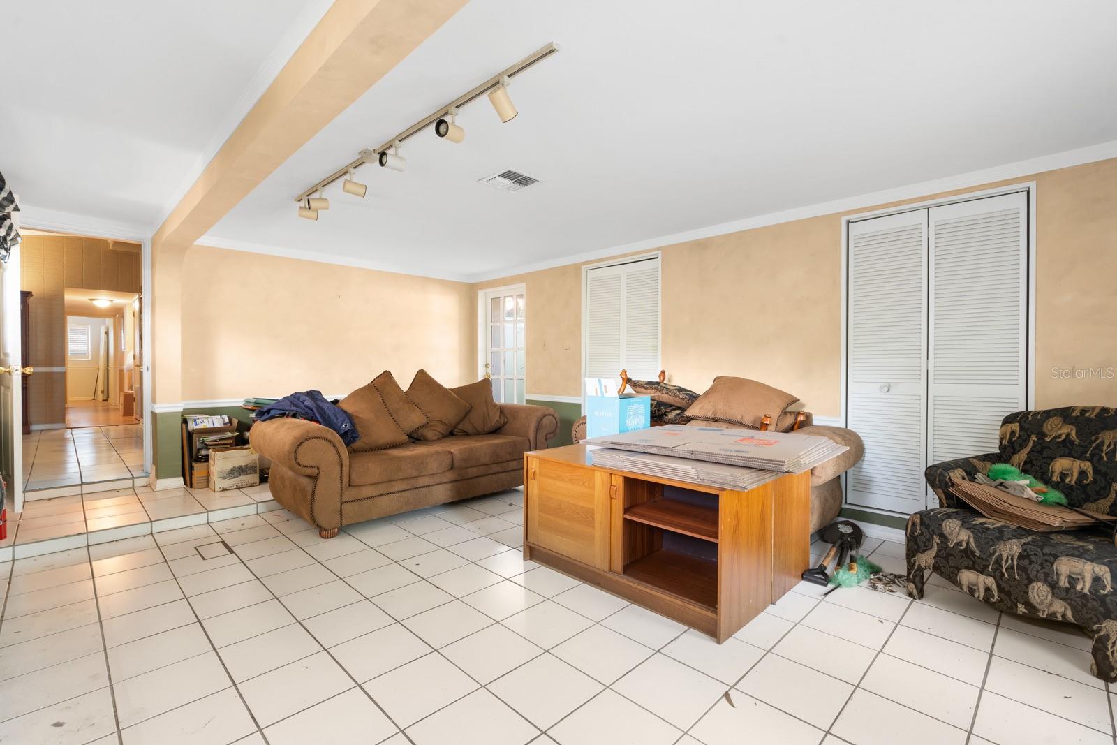 LYNWOOD - Residential