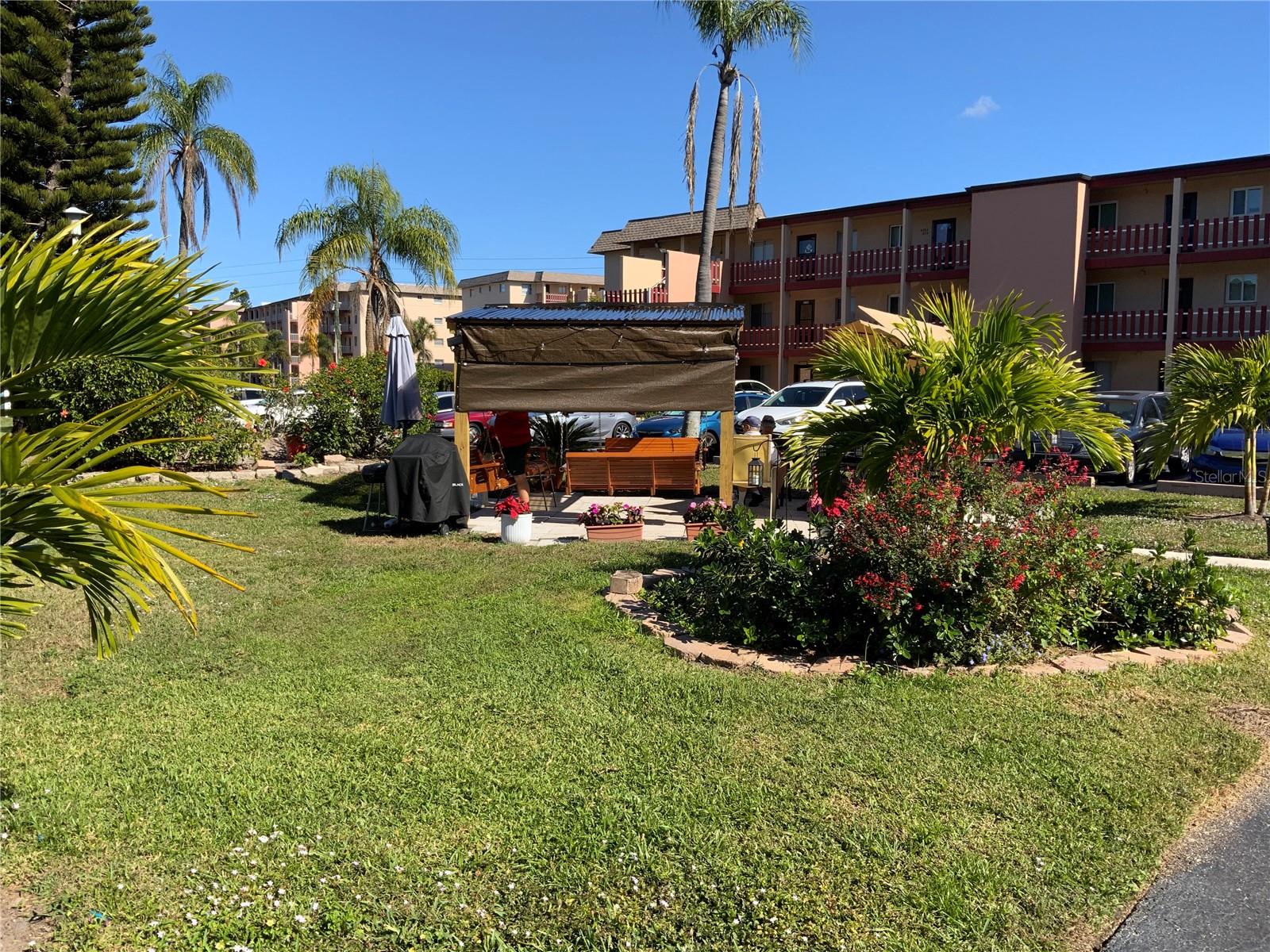 BAYSHORE ON THE LAKE APTS 1 - Residential