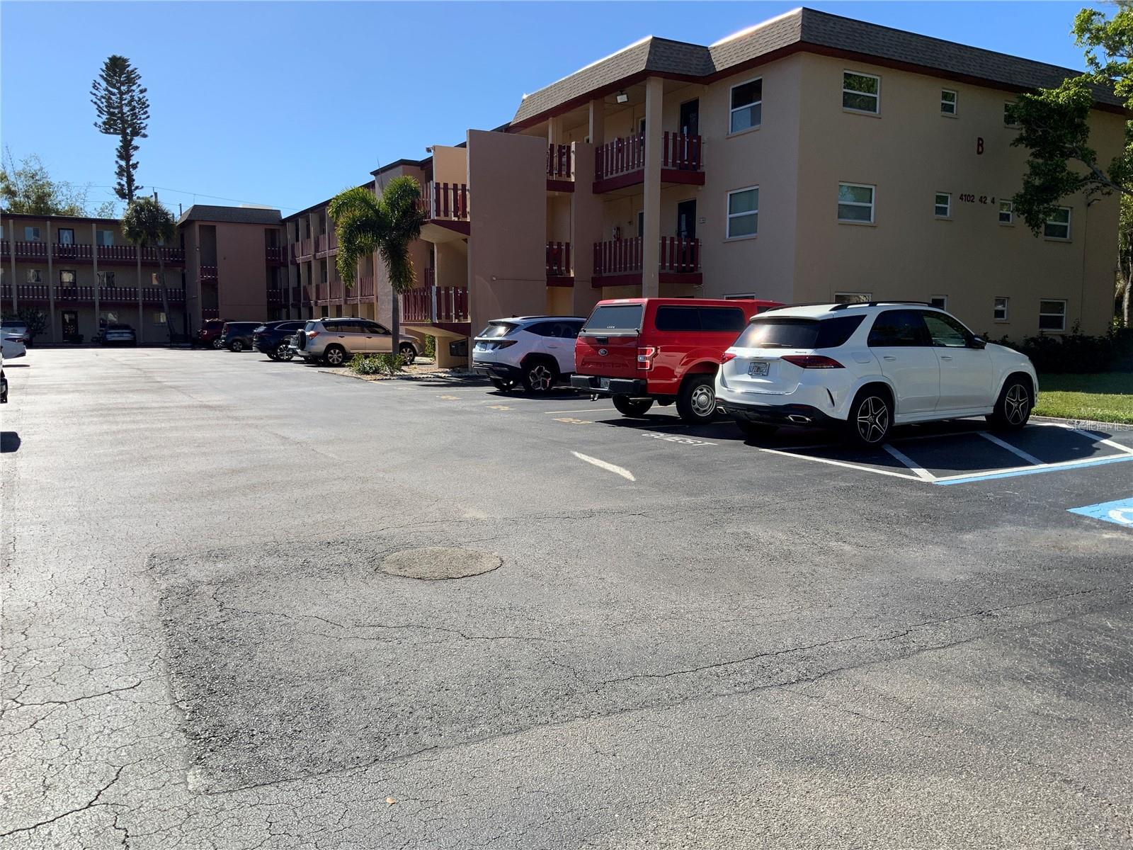 BAYSHORE ON THE LAKE APTS 1 - Residential