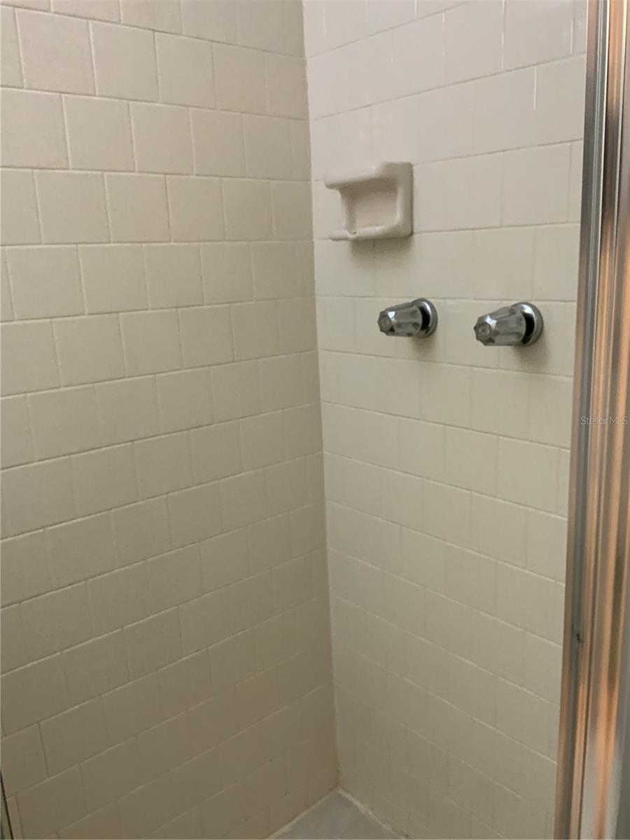 BAYSHORE ON THE LAKE APTS 1 - Residential