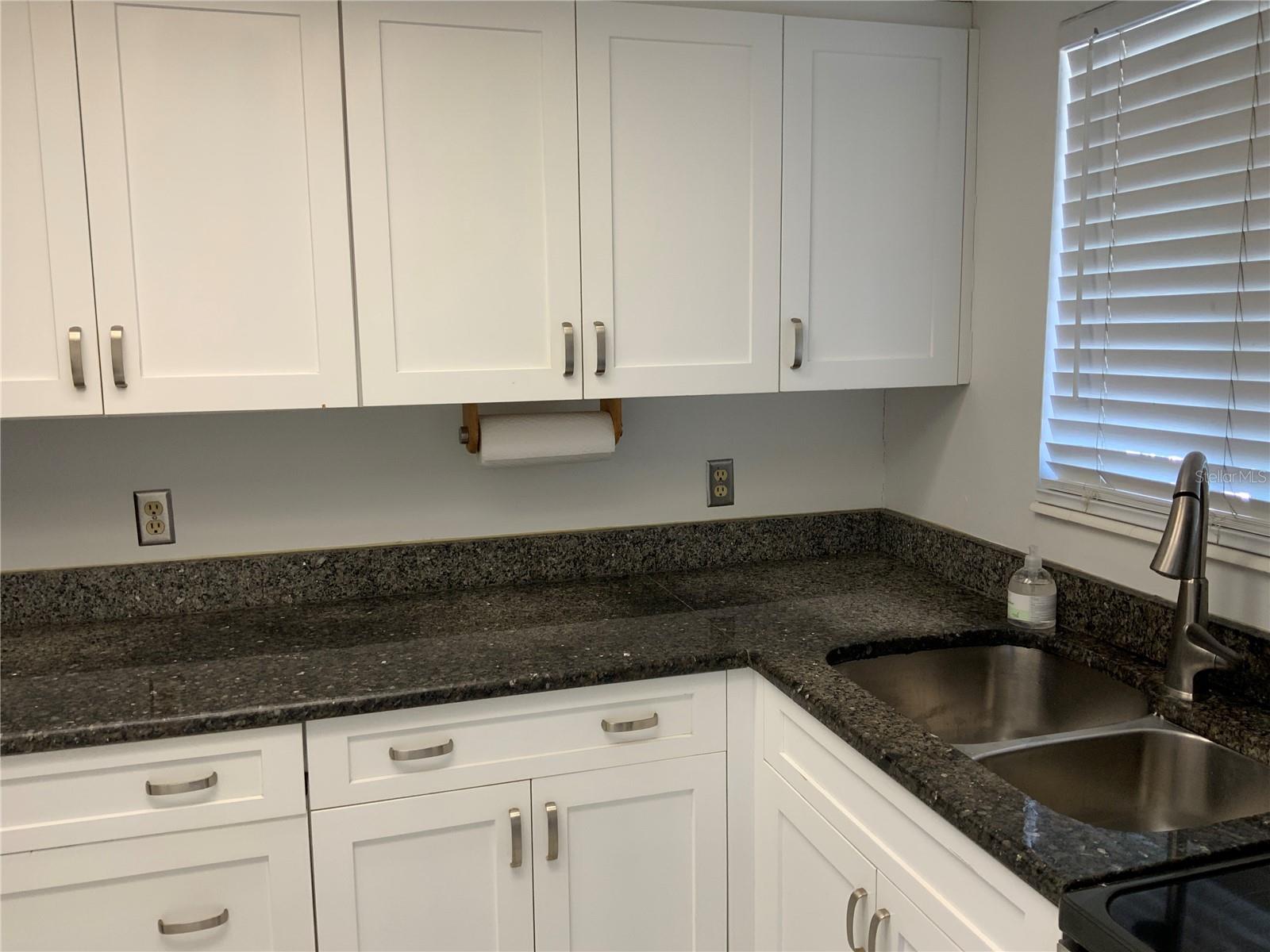 BAYSHORE ON THE LAKE APTS 1 - Residential