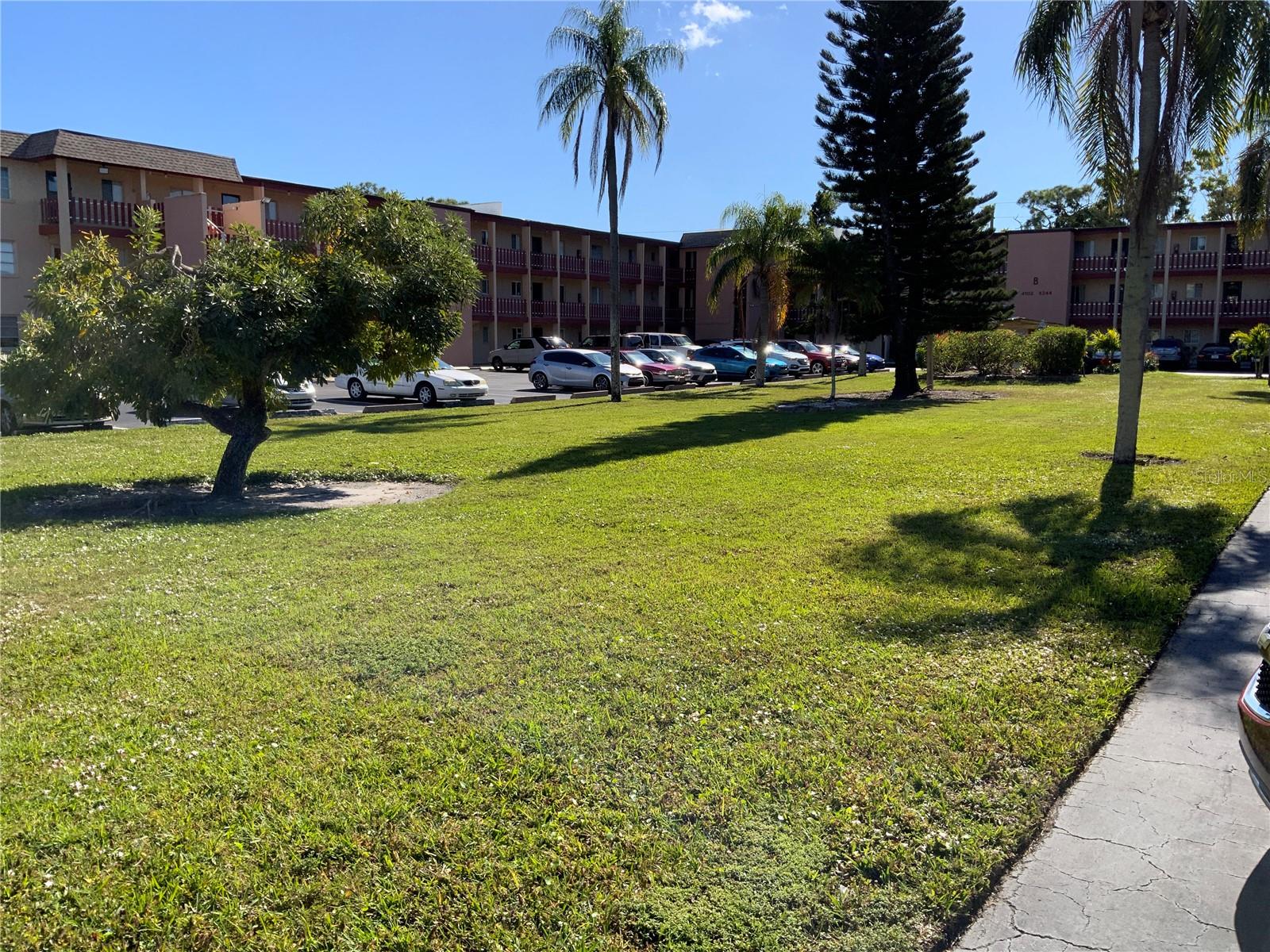 BAYSHORE ON THE LAKE APTS 1 - Residential