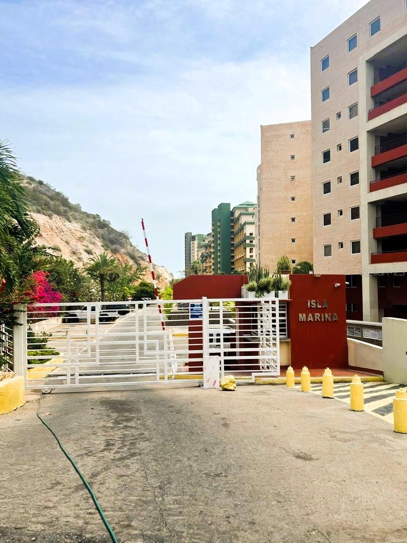 urb. Isla Marina AVENIDA LA COSTA (ANZOÁTEGUI, VENEZUELA) 10
