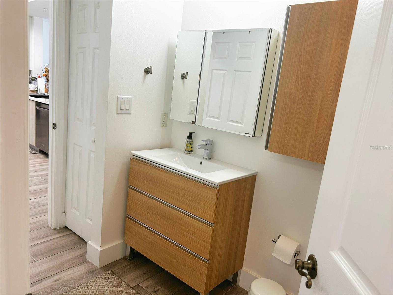 PROMENAIDE PH 2 - Residential Lease