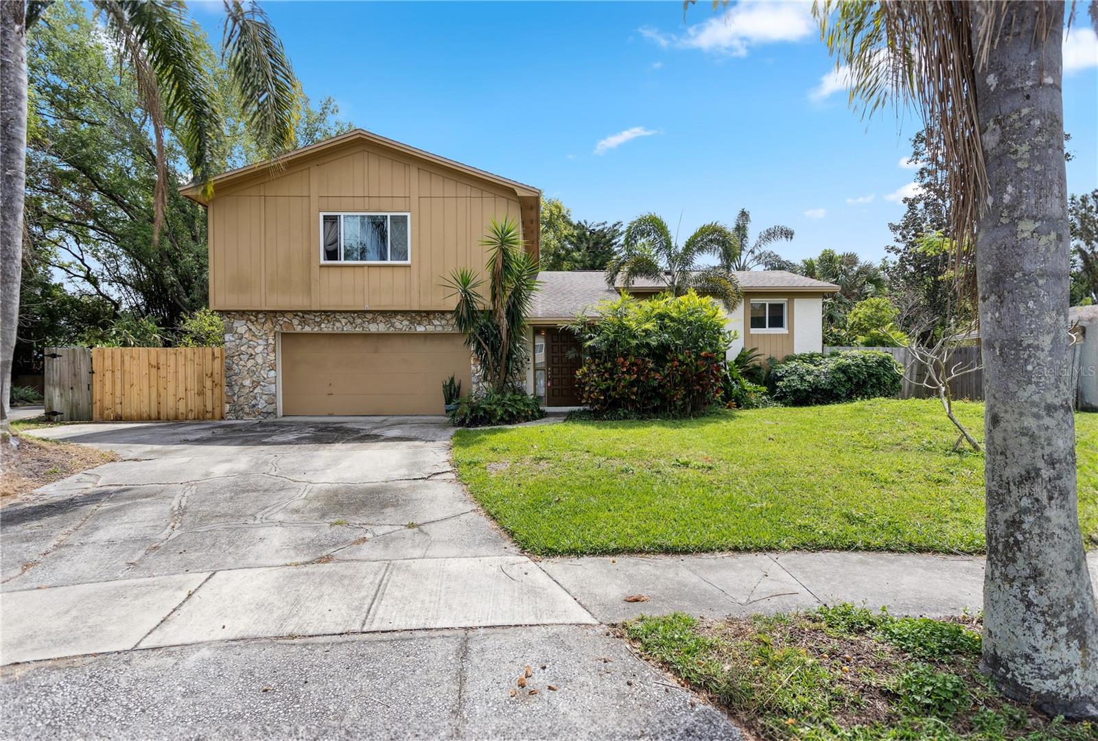 8510 CEDAR COVE COURT