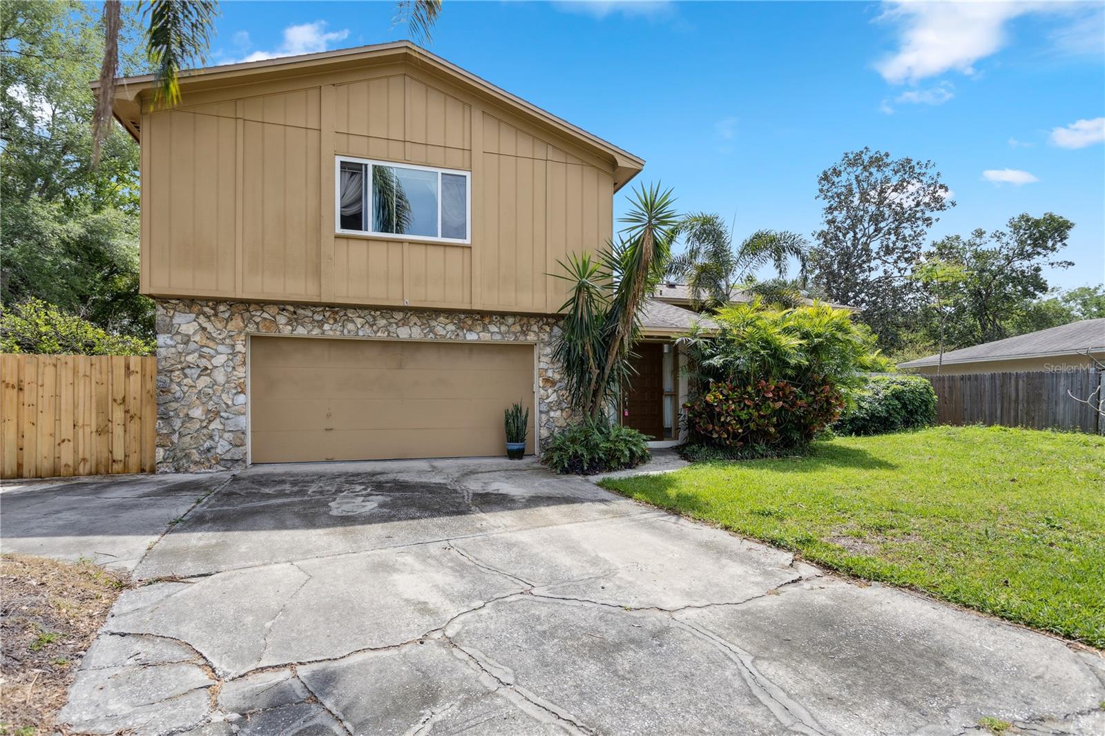 8510 CEDAR COVE COURT