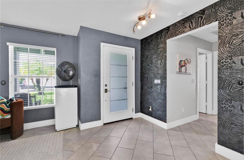 Photo of 1652 Algonkin Loop, Orlando, FL 32828 (MLS # O6419861)