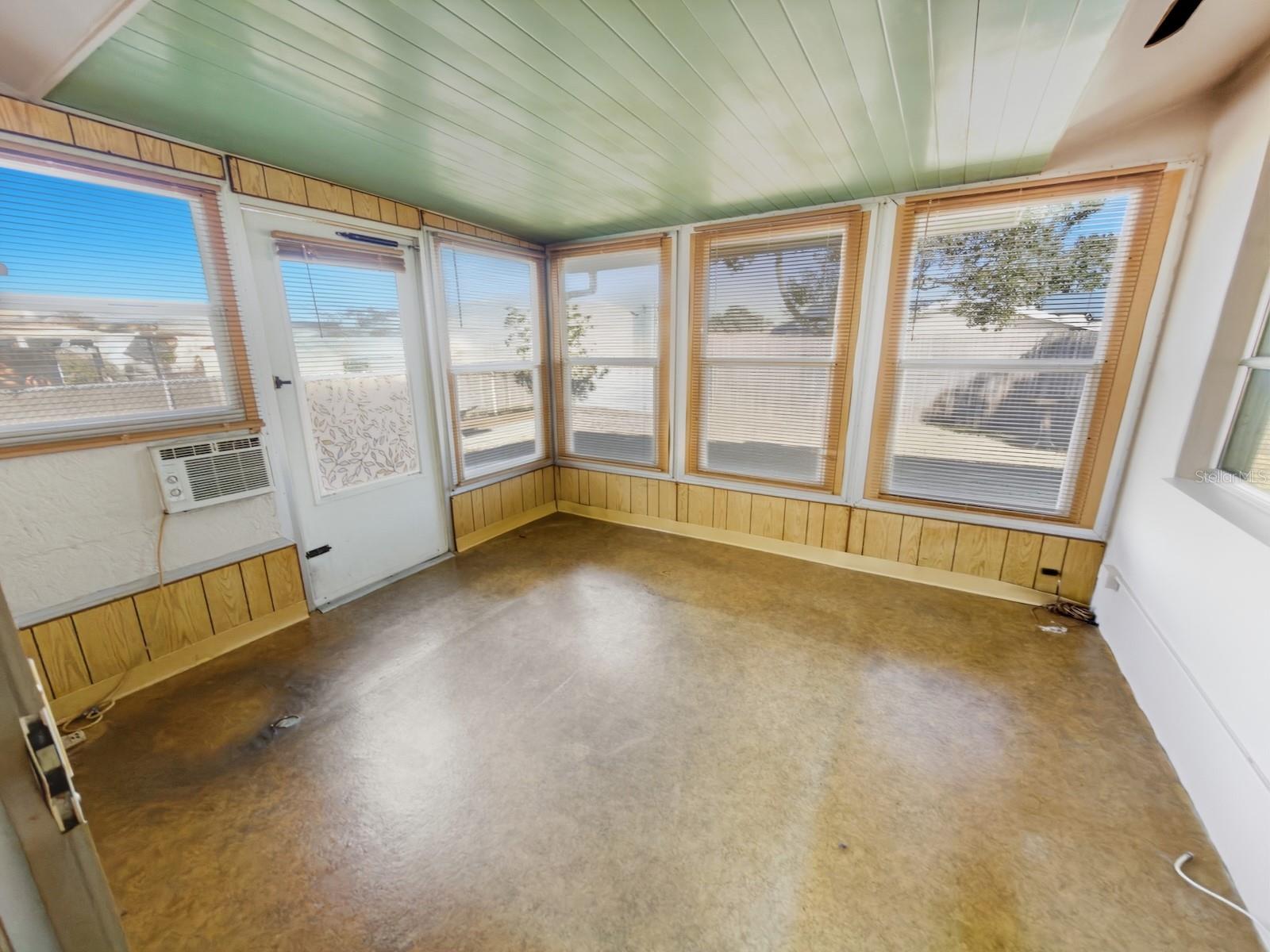 JASMINE LAKES - Residential