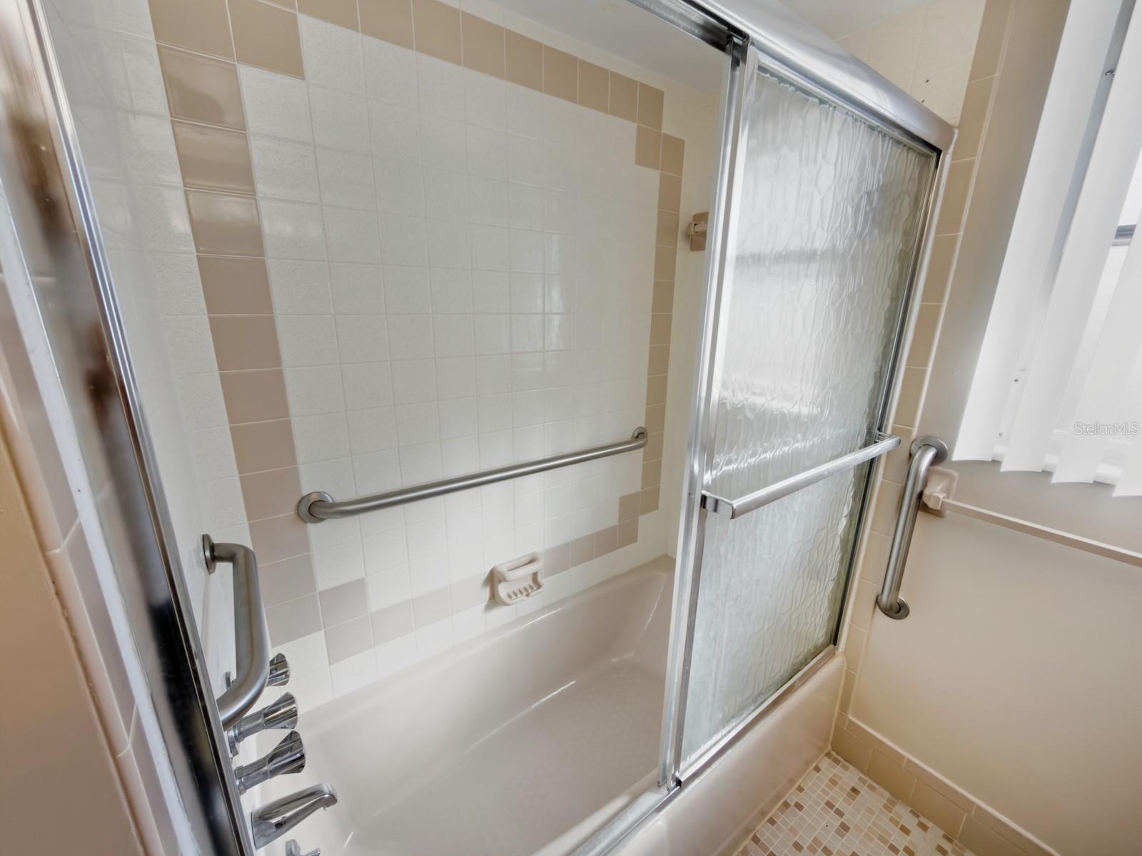 JASMINE LAKES - Residential