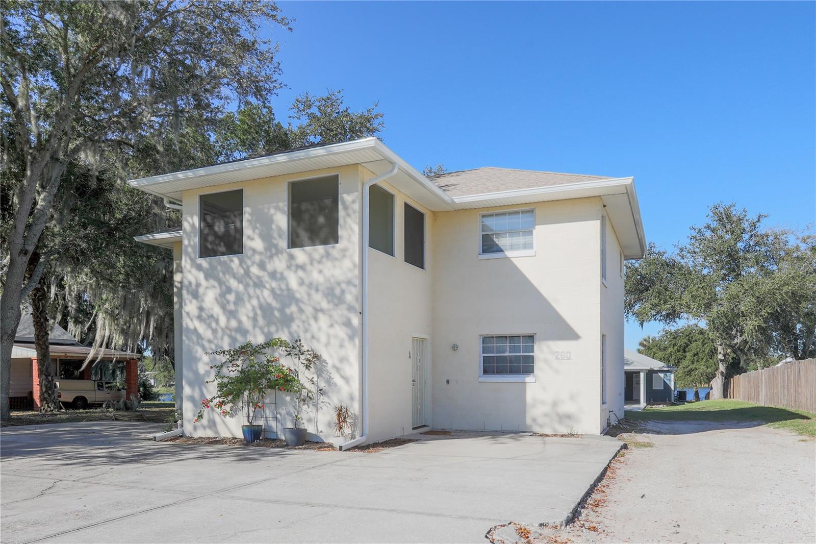 Photo 1 of 41 — 260 S CENTRAL AVENUE, UMATILLA, FL 32784