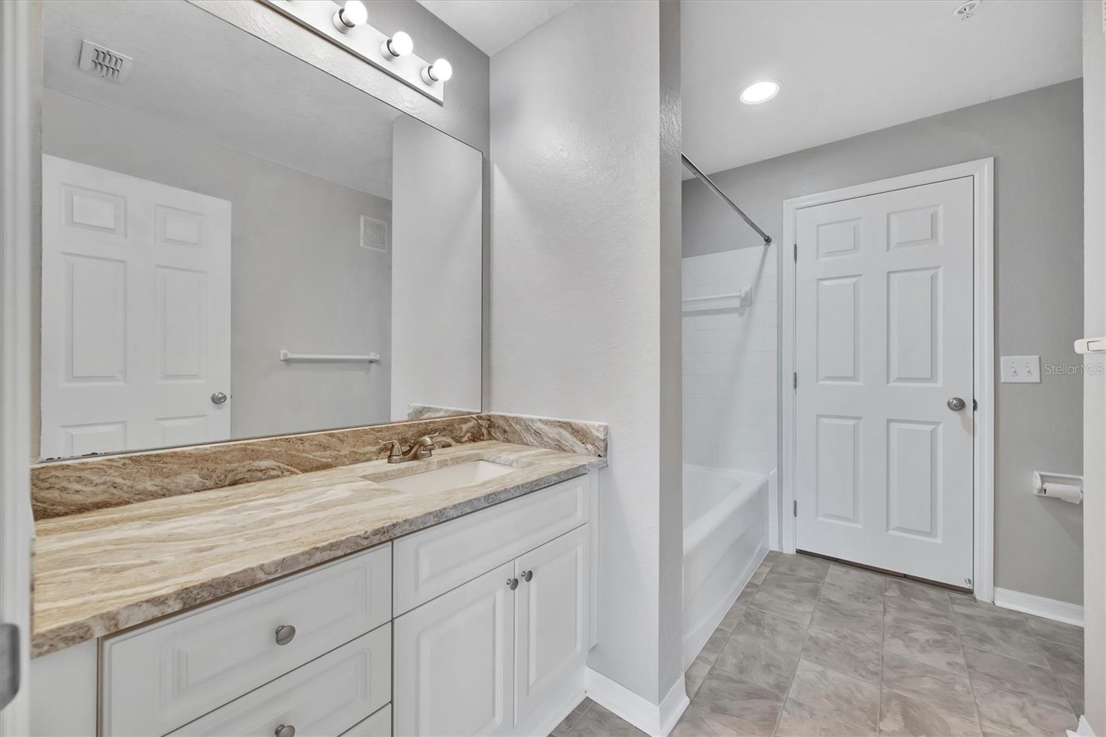 THE ENCLAVE AT RICHMOND PLACE - Residential