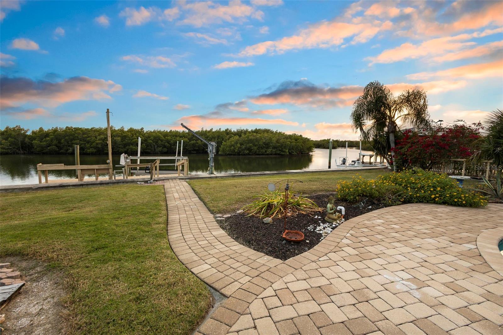 INLET SHORES - Residential