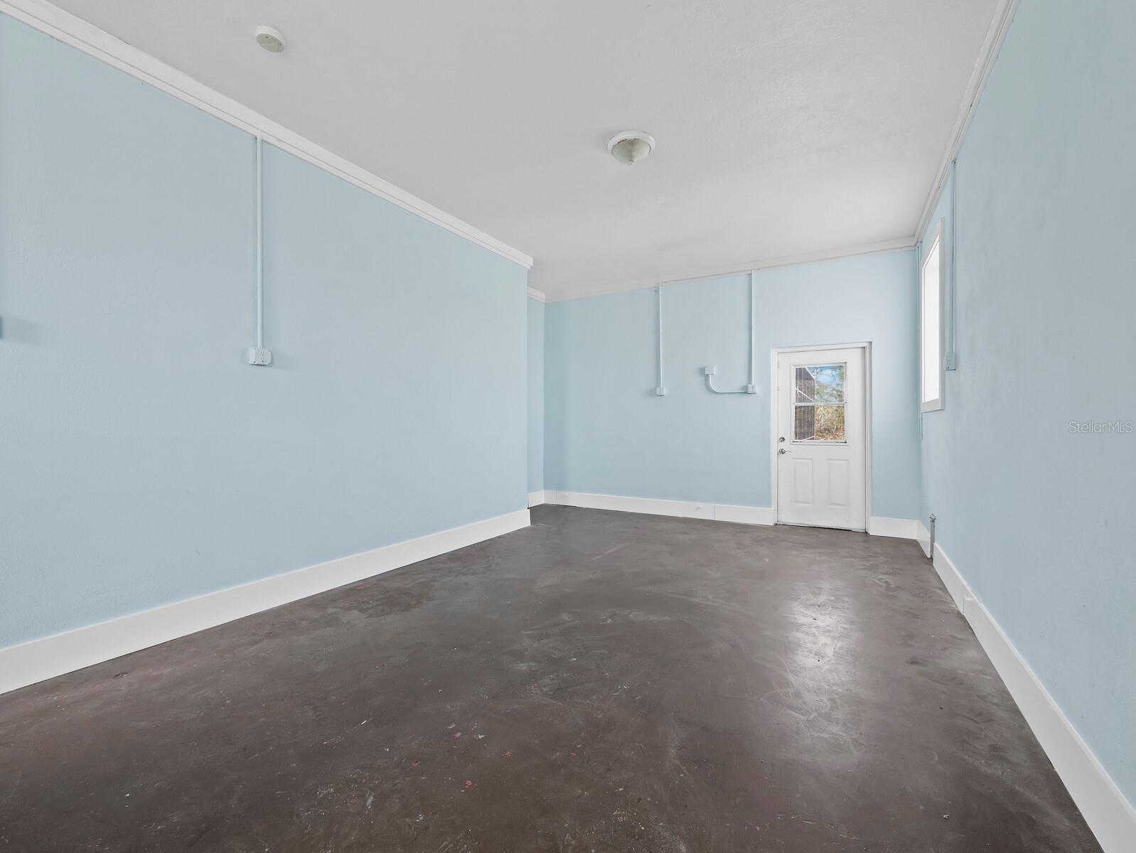 LONG LT - Residential
