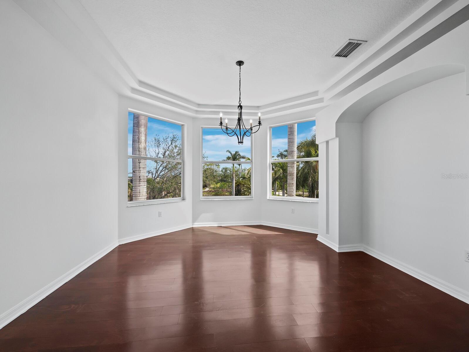 LONG LT - Residential