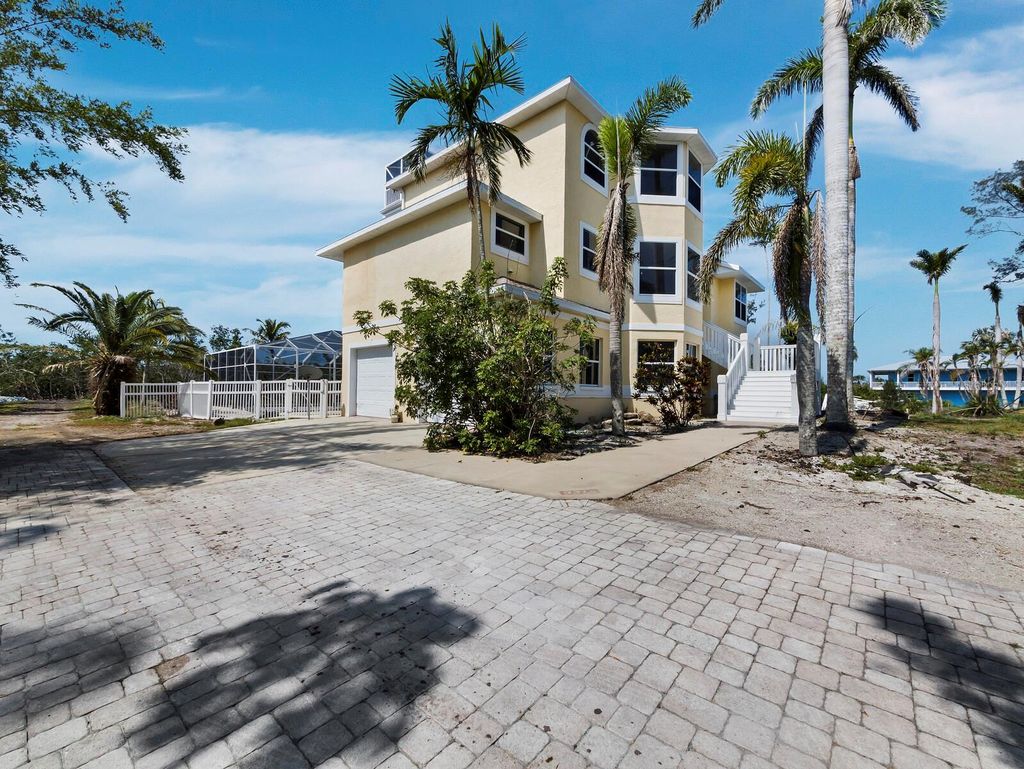 Photo of 9315 9th Avenue NW, Bradenton, FL 34209 (MLS # A4650589)