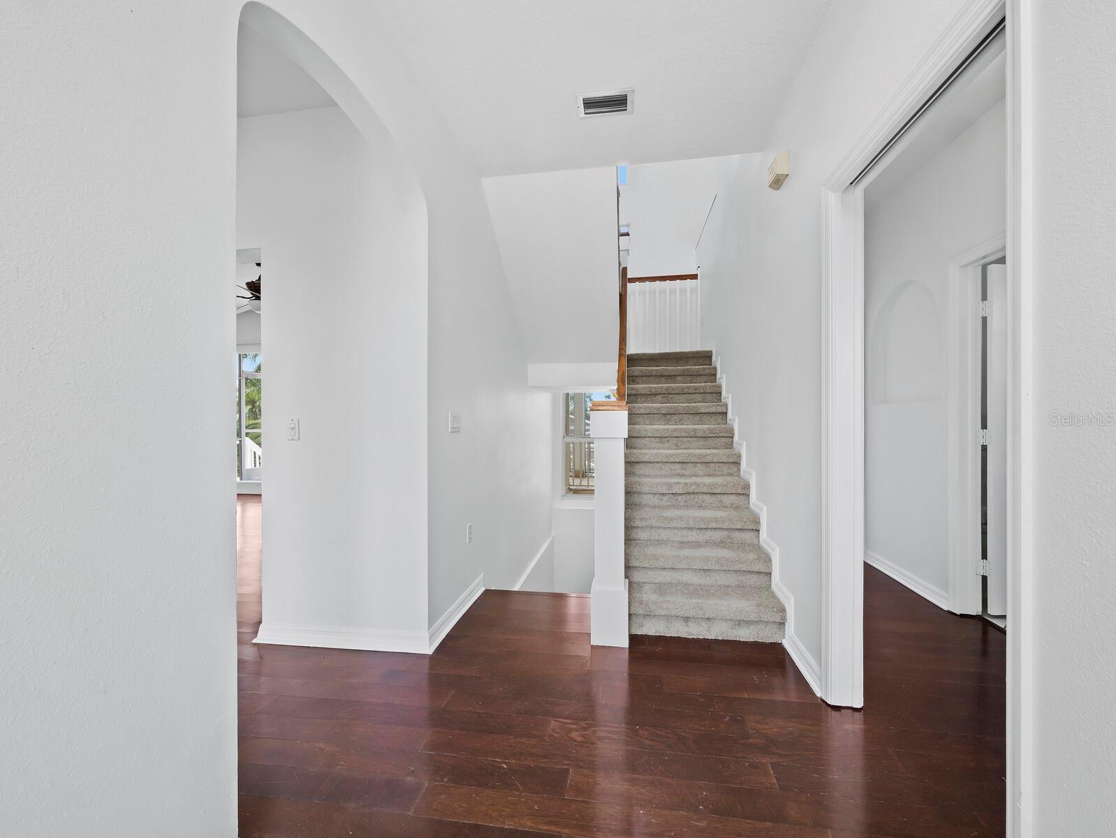 LONG LT - Residential