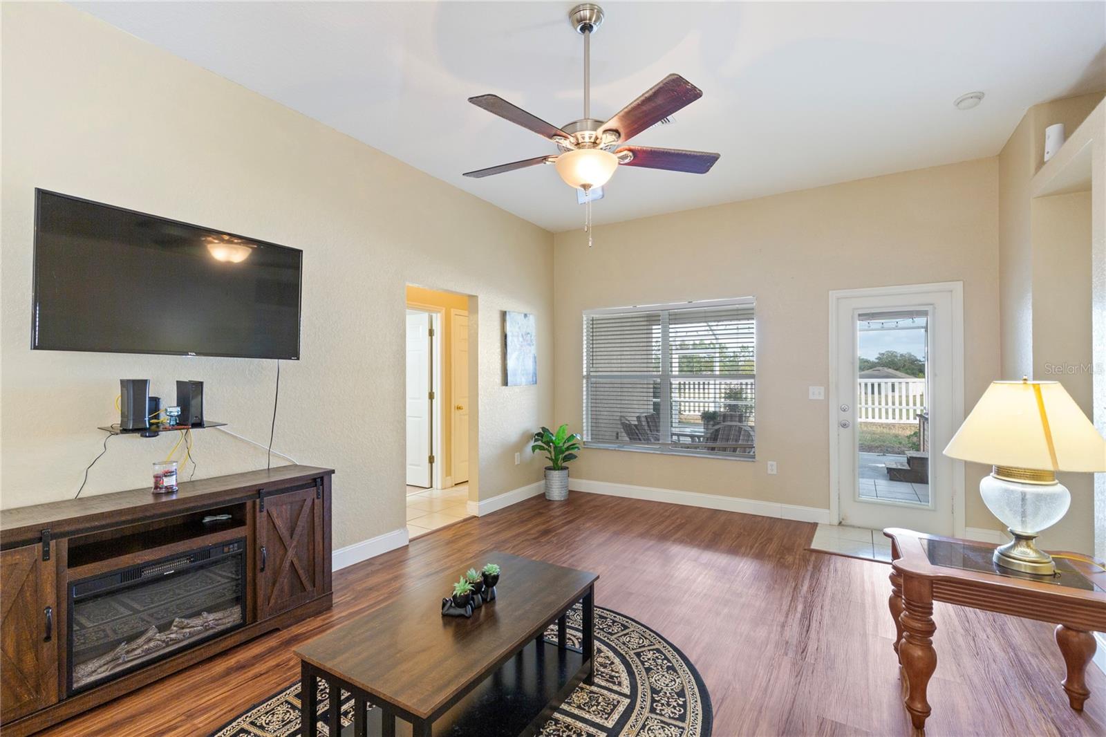 SHERMAN HILLS SEC 1 - Residential