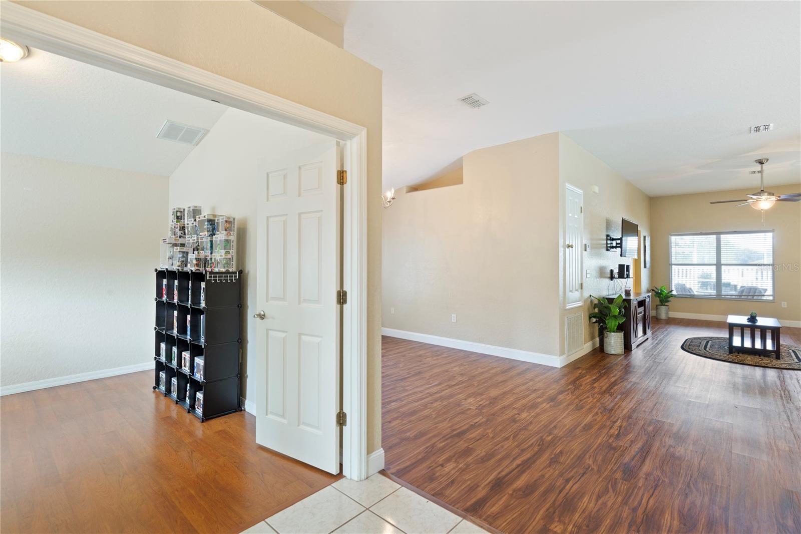 SHERMAN HILLS SEC 1 - Residential