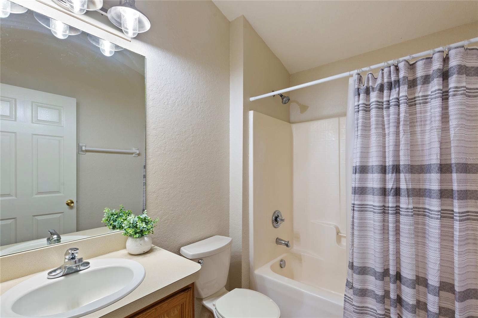 SHERMAN HILLS SEC 1 - Residential