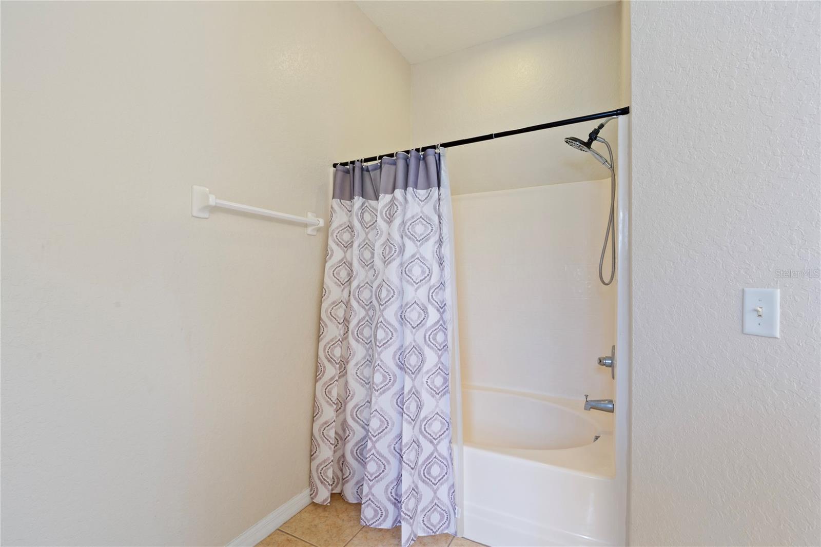 SHERMAN HILLS SEC 1 - Residential