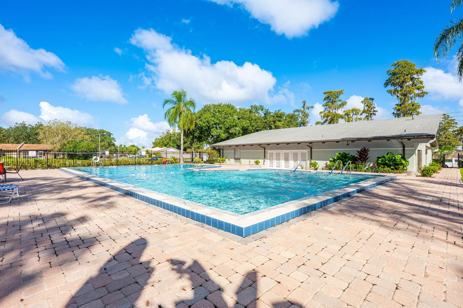 ROYAL MANOR VILLAS - Residential