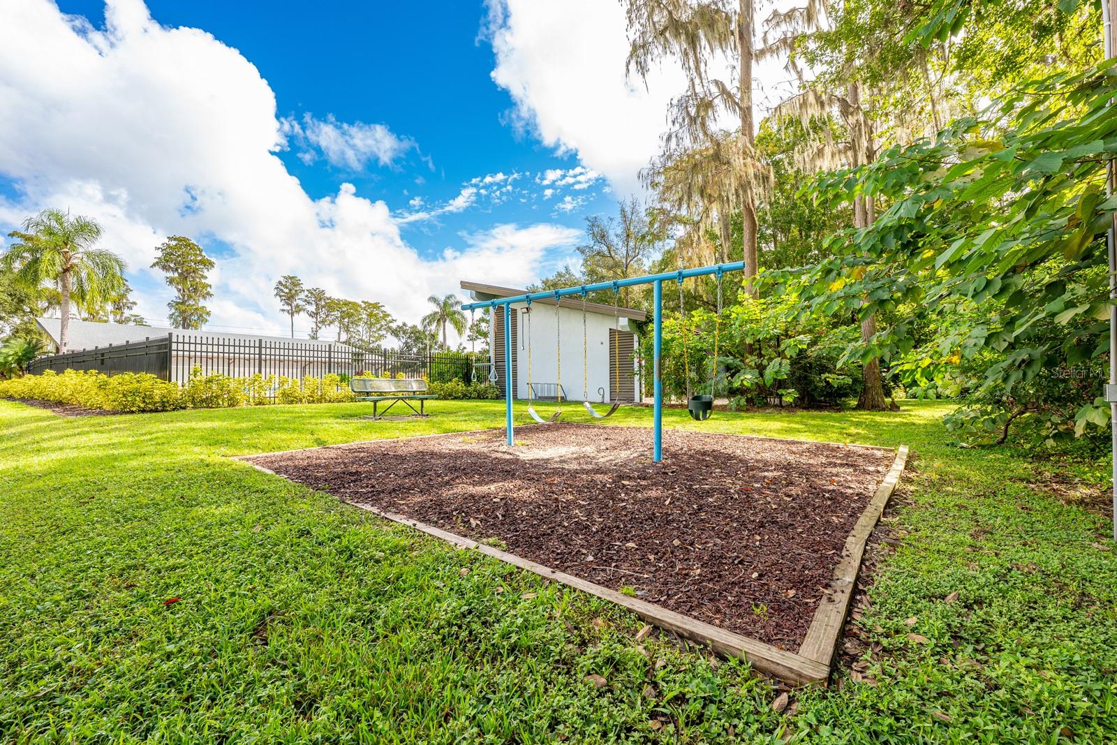 ROYAL MANOR VILLAS - Residential