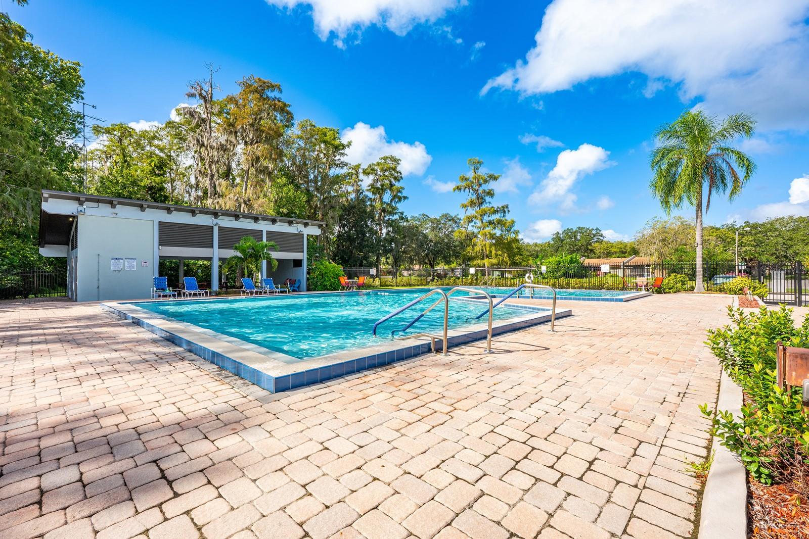 ROYAL MANOR VILLAS - Residential