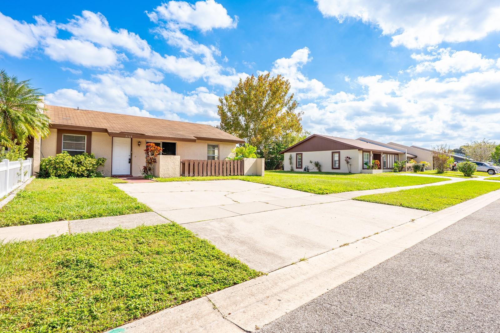 ROYAL MANOR VILLAS - Residential