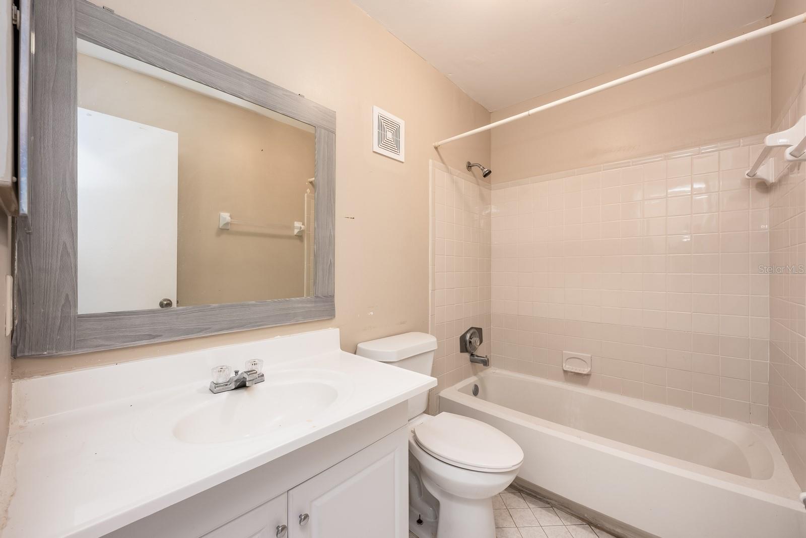 ROYAL MANOR VILLAS - Residential